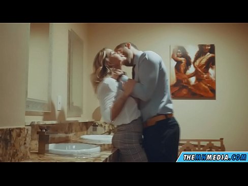 ❤️ Wann eng Busty Blond Iech an engem ëffentlechen Toilette verféiert ❤️❌ Qualitéit Sex op lb.poliglass34.ru ﹏